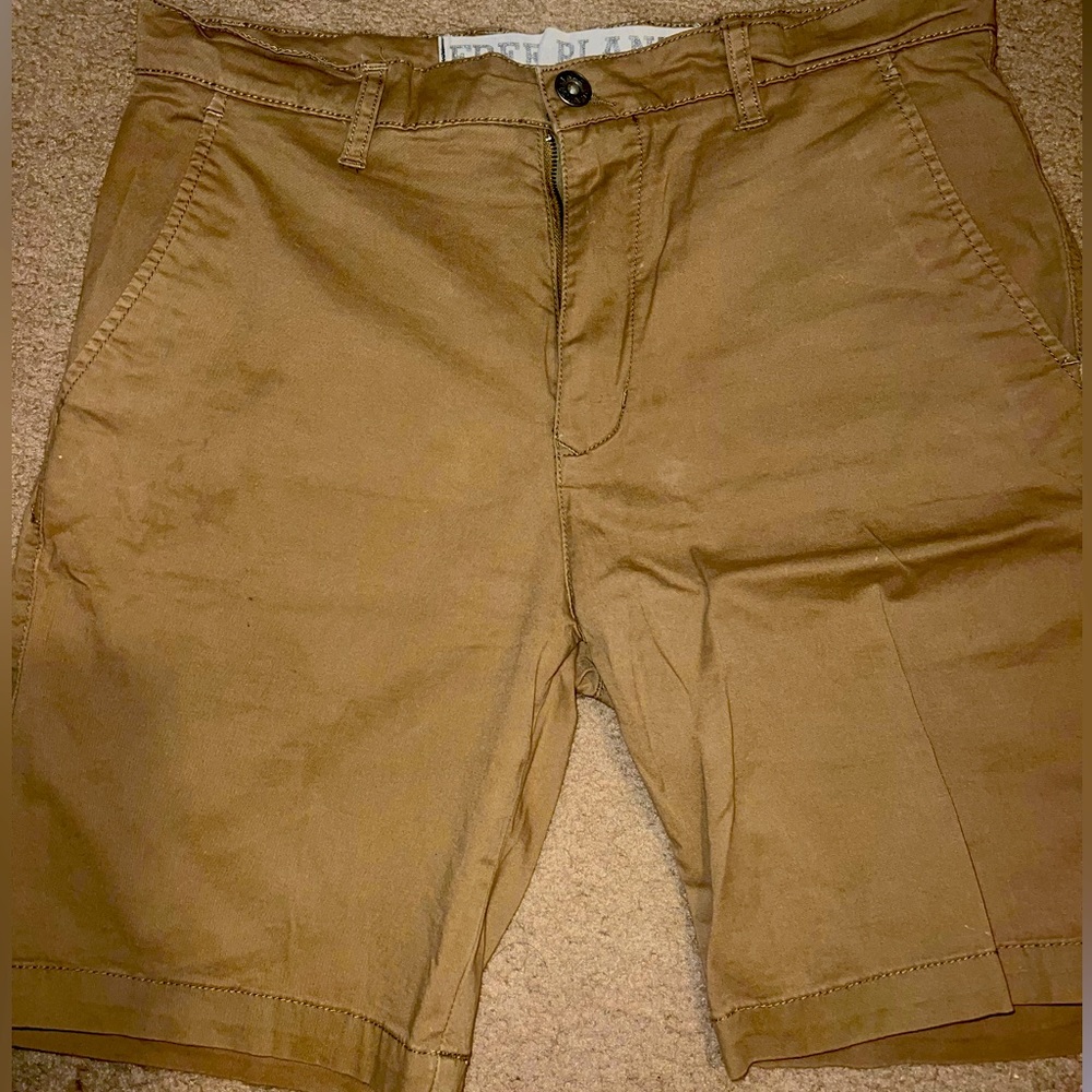 FREE PLANET MEN’S SHORTS